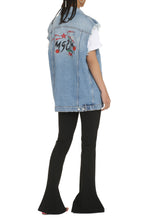 Carica l'immagine nel visualizzatore di Gallery, Gilet in denim

