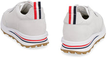 Carica l'immagine nel visualizzatore di Gallery, Sneakers low-top in pelle scamosciata
