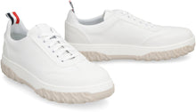 Carica l'immagine nel visualizzatore di Gallery, Sneakers Field in canvas
