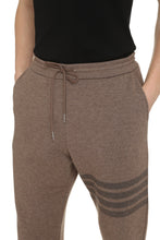 Carica l'immagine nel visualizzatore di Gallery, Track-pants in lana vergine
