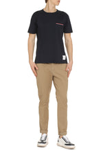 Carica l'immagine nel visualizzatore di Gallery, T-shirt in cotone con taschino
