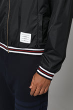 Carica l'immagine nel visualizzatore di Gallery, Bomber in nylon
