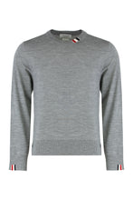 Carica l'immagine nel visualizzatore di Gallery, Maglione girocollo in lana vergine
