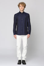 Carica l'immagine nel visualizzatore di Gallery, Camicia in cotone con collo button-down
