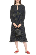 Load image into Gallery viewer, Printed pleated dress
