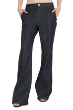 Carica l'immagine nel visualizzatore di Gallery, Jeans bootcut

