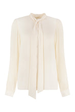 Carica l'immagine nel visualizzatore di Gallery, Camicia con collo foulard
