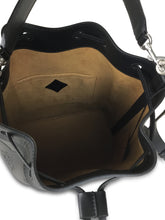 Load image into Gallery viewer, Bucket bag in leather
