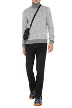 Carica l'immagine nel visualizzatore di Gallery, Pullover dolcevita in misto cachemire
