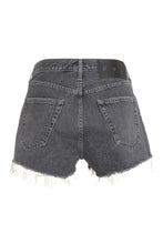 Carica l'immagine nel visualizzatore di Gallery, Shorts in denim

