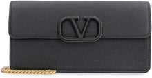Carica l'immagine nel visualizzatore di Gallery, Valentino Garavani - Wallet on chain in pelle
