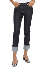 Carica l'immagine nel visualizzatore di Gallery, Cropped jeans con risvolto a contrasto
