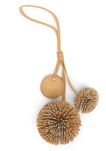 Carica l'immagine nel visualizzatore di Gallery, Charm con Pom Pom in cuoio

