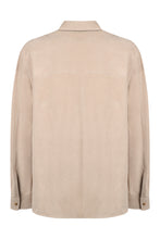 Carica l'immagine nel visualizzatore di Gallery, Overshirt in camoscio
