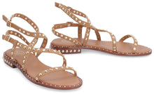 Carica l'immagine nel visualizzatore di Gallery, Sandali flat Petra in pelle con borchie

