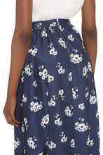 Load image into Gallery viewer, Printed midi skirt
