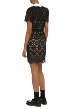 Carica l'immagine nel visualizzatore di Gallery, Mini abito in pizzo macramé
