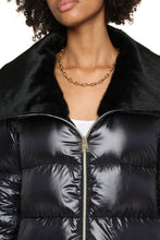 Load image into Gallery viewer, Ultra-light down jacket
