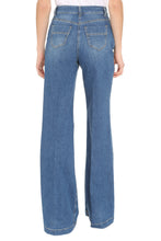 Carica l'immagine nel visualizzatore di Gallery, Pantaloni flared in denim
