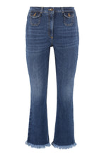 Carica l'immagine nel visualizzatore di Gallery, Cropped slim fit jeans
