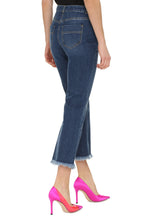 Carica l'immagine nel visualizzatore di Gallery, Cropped slim fit jeans
