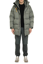 Carica l'immagine nel visualizzatore di Gallery, Piumino Bold Parka in tessuto tecnico con cappuccio
