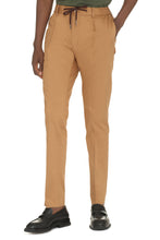 Carica l'immagine nel visualizzatore di Gallery, Pantaloni chino in cotone stretch
