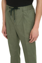Carica l'immagine nel visualizzatore di Gallery, Pantaloni chino in cotone stretch
