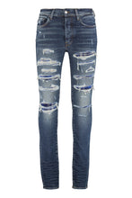 Carica l'immagine nel visualizzatore di Gallery, Jeans effetto destroyed
