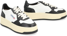 Carica l'immagine nel visualizzatore di Gallery, Sneakers platform Medalist in pelle
