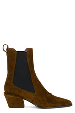 Load image into Gallery viewer, Pointed suede boots
