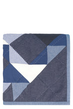 Carica l'immagine nel visualizzatore di Gallery, Copriletto patchwork
