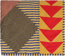 Carica l'immagine nel visualizzatore di Gallery, Copriletto patchwork
