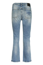 Carica l'immagine nel visualizzatore di Gallery, Cropped jeans svasati
