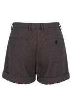 Load image into Gallery viewer, Shorts with pleats and turned-up hems
