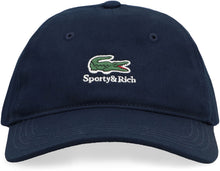Carica l'immagine nel visualizzatore di Gallery, Lacoste x Sporty &amp; Rich - Cappello in cotone
