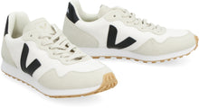 Carica l'immagine nel visualizzatore di Gallery, Sneakers low-top SDU in pelle e tessuto
