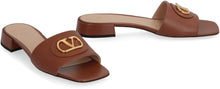 Carica l'immagine nel visualizzatore di Gallery, Slides VLogo Signature in pelle
