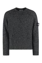 Load image into Gallery viewer, Sweater with a round neck in wool
