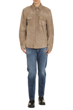 Carica l'immagine nel visualizzatore di Gallery, Overshirt in pelle scamosciata
