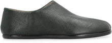 Carica l'immagine nel visualizzatore di Gallery, Slip-on Tabi in pelle
