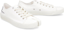 Carica l'immagine nel visualizzatore di Gallery, Sneakers low-top Tabi in tela
