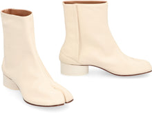 Load image into Gallery viewer, Tabi leather ankle boots
