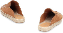 Carica l'immagine nel visualizzatore di Gallery, Slippers in pelle

