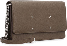 Carica l'immagine nel visualizzatore di Gallery, Wallet on chain Four Stitches in pelle
