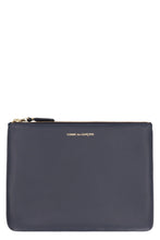 Load image into Gallery viewer, Logo detail flat leather pouch
