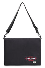 Carica l'immagine nel visualizzatore di Gallery, MM6 x Eastpak - Portadocumenti in tela
