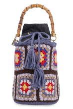 Carica l'immagine nel visualizzatore di Gallery, Borsa a secchiello in crochet
