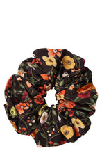 Load image into Gallery viewer, Giga fabric scrunchie
