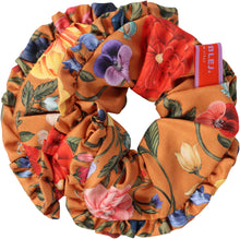 Carica l'immagine nel visualizzatore di Gallery, Scrunchie Giga in tessuto

